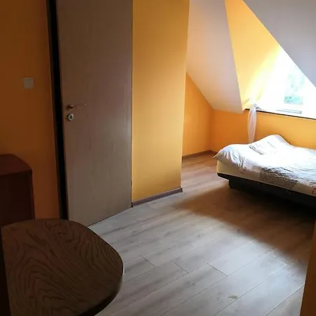 Zamek Ostrowski 팜스테이