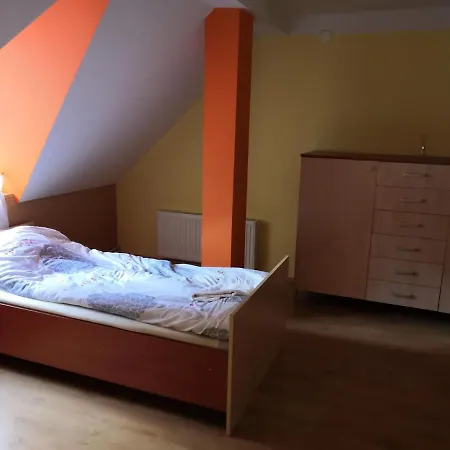 Zamek Ostrowski Farm stay Chojnik