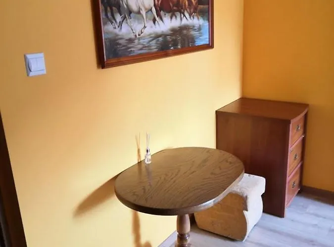 Zamek Ostrowski Farmház *